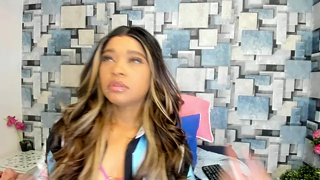 Snapshot of angel_dthroatt chatting on May 26, 2026, 12:12 pm angel dthroatt online show from May 26, 2026, 12:12 pm