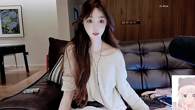 Snapshot of -Aricia- chatting on May 18, 2026, 1:06 pm -Aricia- online show from May 18, 2026, 1:06 pm