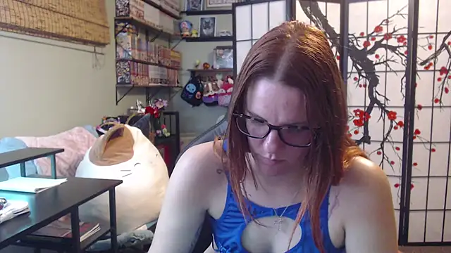 Snapshot of Sarahtineke chatting on May 4, 2026, 2:07 am Sarahtineke online show from May 4, 2026, 2:07 am