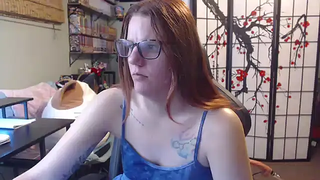 Snapshot of Sarahtineke chatting on May 4, 2026, 3:30 pm Sarahtineke online show from May 4, 2026, 3:30 pm