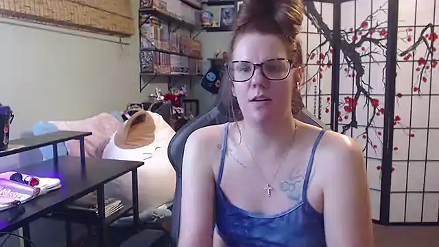 Snapshot of Sarahtineke chatting on June 11, 2026, 7:12 pm Sarahtineke online show from June 11, 2026, 7:12 pm