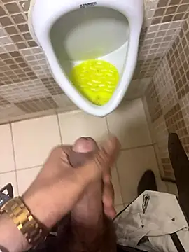 hitlar1026 online show from November 20, 2025, 6:35 am