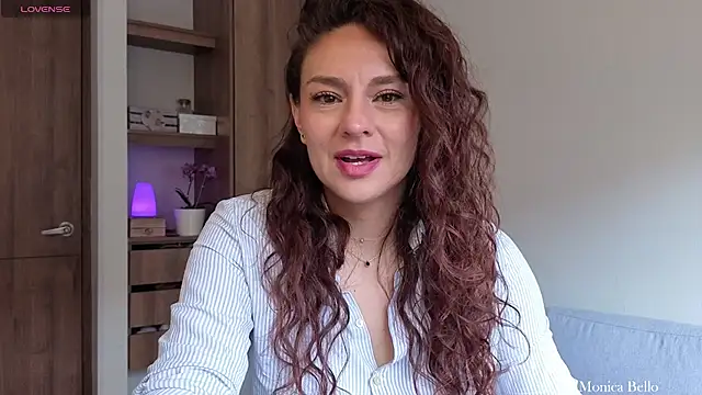 Snapshot of Monica-Bello chatting on June 18, 2026, 3:05 pm Monica-Bello online show from June 18, 2026, 3:05 pm