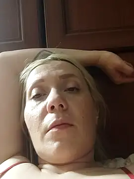 Snapshot of LeraSweet chatting on August 1, 2026, 8:19 pm LeraSweet online show from August 1, 2026, 8:19 pm