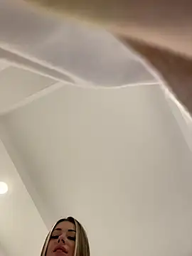 IsabellaEtthan online show from December 17, 2025, 6:47 pm