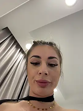 IsabellaEtthan online show from February 7, 2026, 6:44 pm