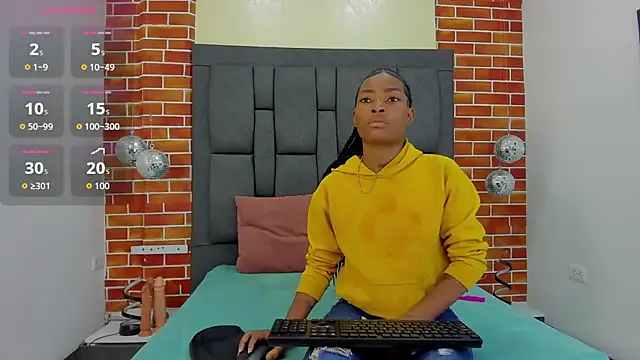 Snapshot of lorre_williamss chatting on October 10, 2025, 2:49 pm lorre williamss online show from October 10, 2025, 2:49 pm