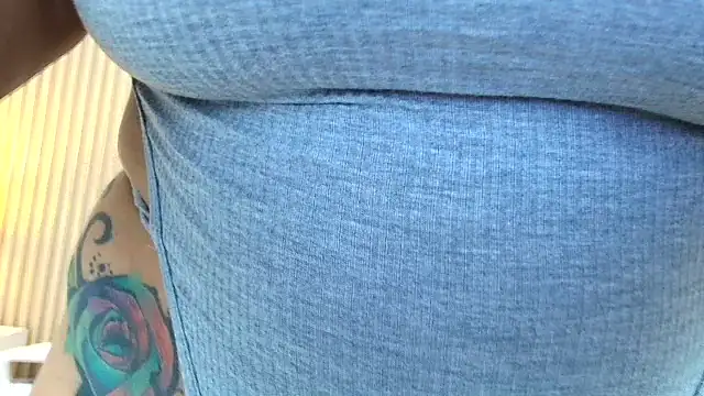 Snapshot of IsabellMendez_ chatting on May 25, 2026, 8:04 pm IsabellMendez online show from May 25, 2026, 8:04 pm