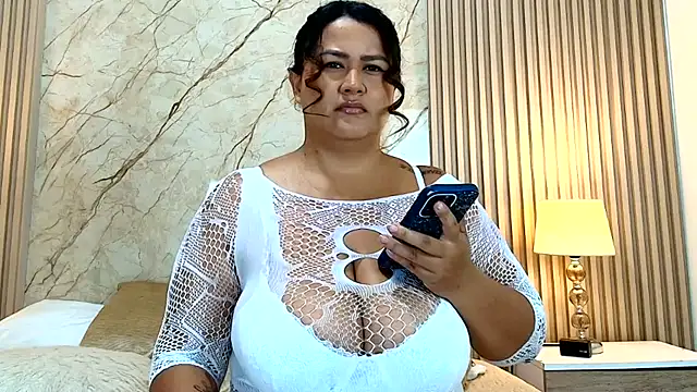 Snapshot of IsabellMendez_ chatting on July 24, 2026, 9:13 pm IsabellMendez online show from July 24, 2026, 9:13 pm