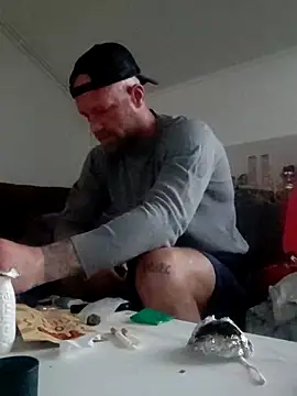 eltoulou online show from March 18, 2025, 4:59 pm