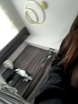 deliaroyal online show from September 28, 2025, 11:26 am