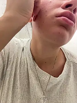 deliaroyal online show from October 28, 2025, 3:36 pm