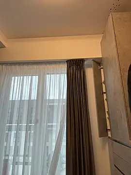 deliaroyal online show from December 2, 2025, 1:39 pm