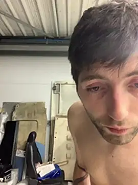 Snapshot of GuillaumebeauZizi chatting on February 12, 2026, 6:03 pm GuillaumebeauZizi online show from February 12, 2026, 6:03 pm