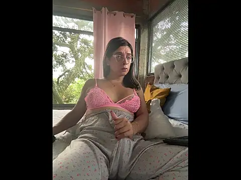 sweet jessicats online show from February 4, 2026, 10:15 pm