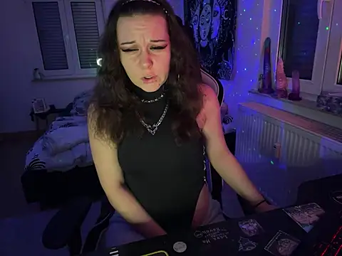 kinkygirl420x online show from January 8, 2025, 8:18 pm