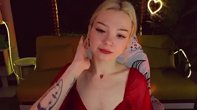 SandraBoyl online show from February 5, 2025, 1:26 am