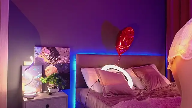 SandraBoyl online show from March 18, 2025, 4:15 am