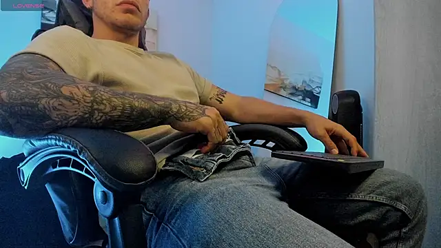 LucianSinclair online show from January 16, 2025, 3:23 am