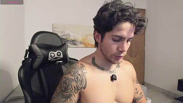 LucianSinclair online show from May 21, 2026, 2:29 am