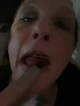 Snapshot of Everlyrose27 chatting on February 25, 2025, 6:20 pm Everlyrose27 online show from February 25, 2025, 6:20 pm