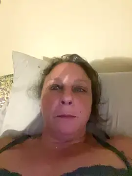 Snapshot of Everlyrose27 chatting on September 28, 2025, 6:52 am Everlyrose27 online show from September 28, 2025, 6:52 am