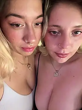 Snapshot of Enyeld_ruru chatting on January 8, 2025, 6:20 pm Enyeld ruru online show from January 8, 2025, 6:20 pm