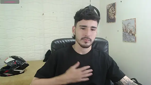 Snapshot of DmitriSanders chatting on December 12, 2024, 8:53 pm DmitriSanders online show from December 12, 2024, 8:53 pm