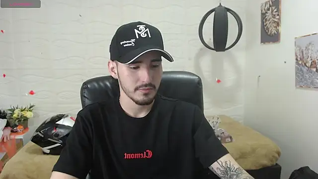 Snapshot of DmitriSanders chatting on December 13, 2024, 10:13 pm DmitriSanders online show from December 13, 2024, 10:13 pm