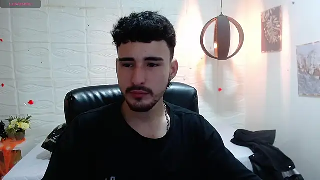 Snapshot of DmitriSanders chatting on December 21, 2024, 9:15 pm DmitriSanders online show from December 21, 2024, 9:15 pm