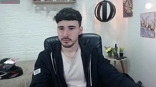 Snapshot of DmitriSanders chatting on January 20, 2025, 5:06 pm DmitriSanders online show from January 20, 2025, 5:06 pm