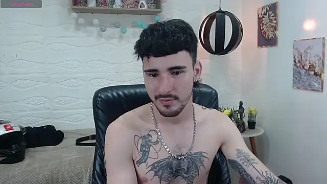 Snapshot of DmitriSanders chatting on January 20, 2025, 11:10 pm DmitriSanders online show from January 20, 2025, 11:10 pm