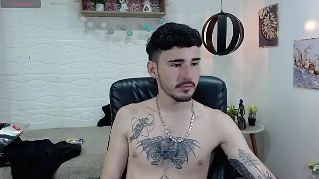 Snapshot of DmitriSanders chatting on February 5, 2025, 5:42 pm DmitriSanders online show from February 5, 2025, 5:42 pm