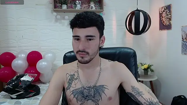 Snapshot of DmitriSanders chatting on February 21, 2025, 12:05 am DmitriSanders online show from February 21, 2025, 12:05 am