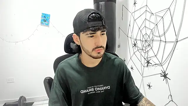 DmitriSanders online show from February 20, 2026, 12:40 am