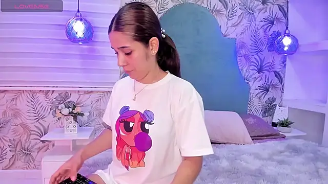 bellaa becca online show from February 6, 2025, 7:40 pm