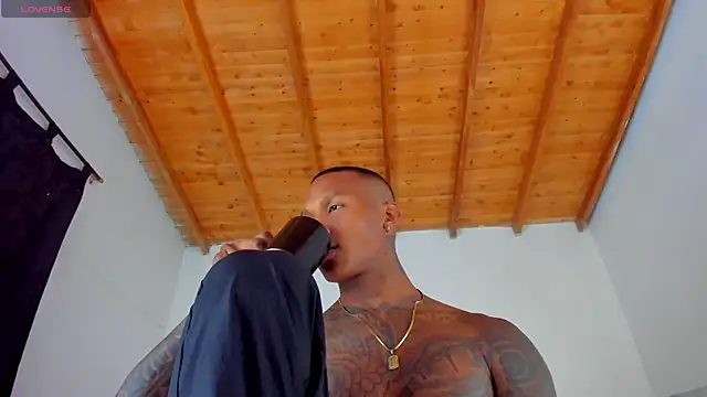 esteveen ortegas  online show from April 14, 2026, 9:15 am