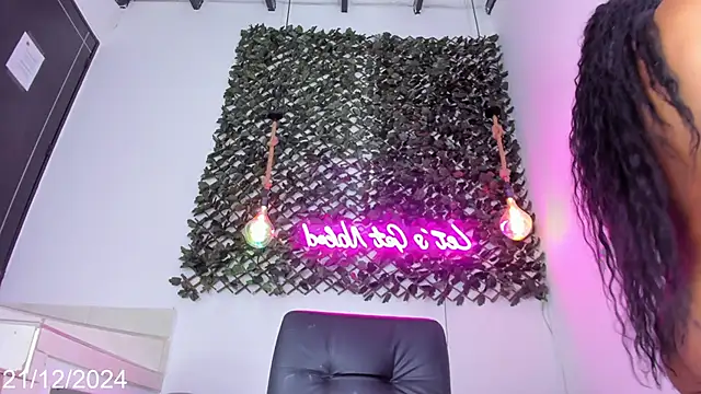 Brianna Stars online show from December 21, 2024, 8:21 pm