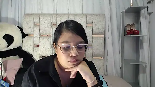 KEYRA-MILLER- online show from February 28, 2026, 2:12 am