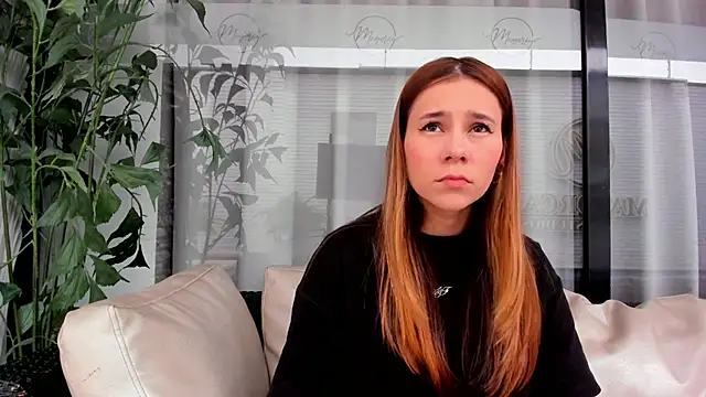 Lezy  online show from March 28, 2026, 7:46 pm