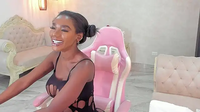 Snapshot of shantallknowless chatting on July 5, 2026, 6:26 pm shantallknowless online show from July 5, 2026, 6:26 pm