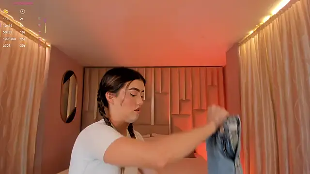 PaulinaSantos  online show from February 28, 2026, 7:48 pm