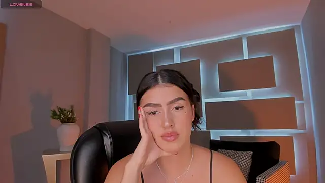 Snapshot of PaulinaSantos_ chatting on May 13, 2026, 6:49 pm PaulinaSantos online show from May 13, 2026, 6:49 pm