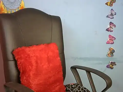 Snapshot of Black_cat_cutie chatting on February 12, 2025, 5:26 am Black cat cutie online show from February 12, 2025, 5:26 am