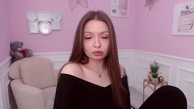 LucySkilar online show from December 3, 2024, 8:49 am