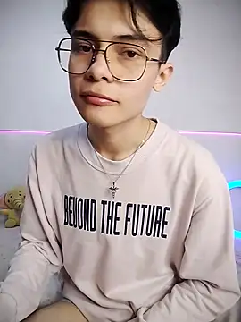 Snapshot of Dmitri_Aksnes chatting on October 3, 2025, 9:45 pm Dmitri Aksnes online show from October 3, 2025, 9:45 pm