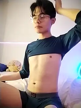 Snapshot of Dmitri_Aksnes chatting on October 17, 2025, 10:07 am Dmitri Aksnes online show from October 17, 2025, 10:07 am