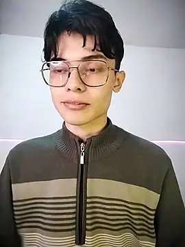 Snapshot of Dmitri_Aksnes chatting on November 28, 2025, 9:39 pm Dmitri Aksnes online show from November 28, 2025, 9:39 pm