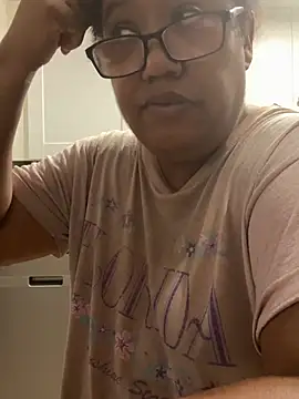 ebonyred online show from May 12, 2026, 1:08 pm