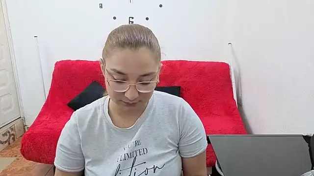  sweetcarla online show from March 24, 2026, 6:57 pm